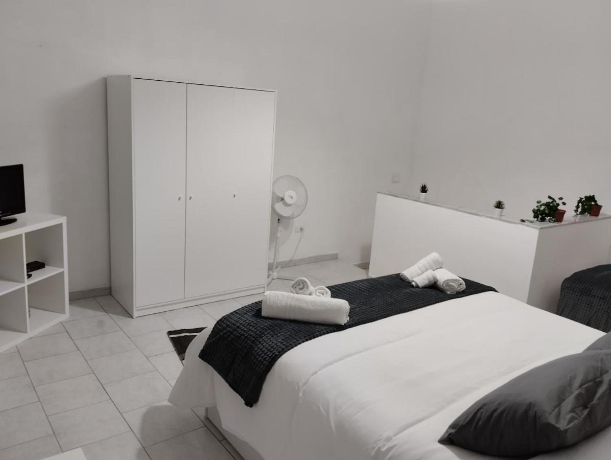 Appartamento House Luroke Aeroporto di Catania Fontana Rossa Esterno foto