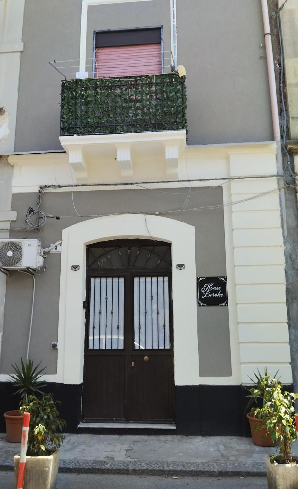 Appartamento House Luroke Aeroporto di Catania Fontana Rossa Esterno foto